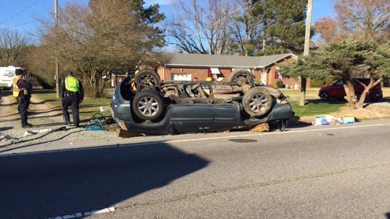 Two rescued from single-vehicle crash - The Suffolk News-Herald | The ...